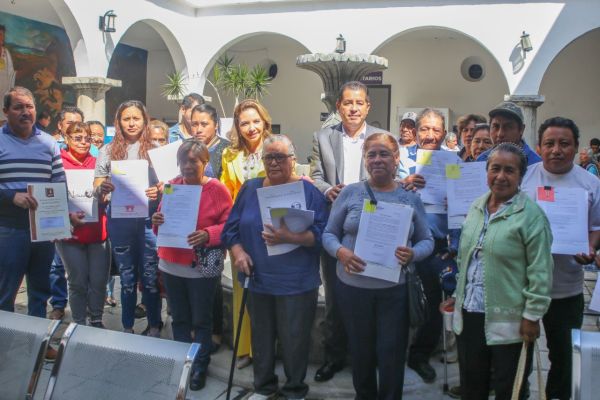 PAOLA ANGON ENCABEZA OTRO MARTES CIUDADANO Y ENTREGA ESCRITURAS A LAS FAMILIAS, BRINDANDO CERTEZA JURÍDICA