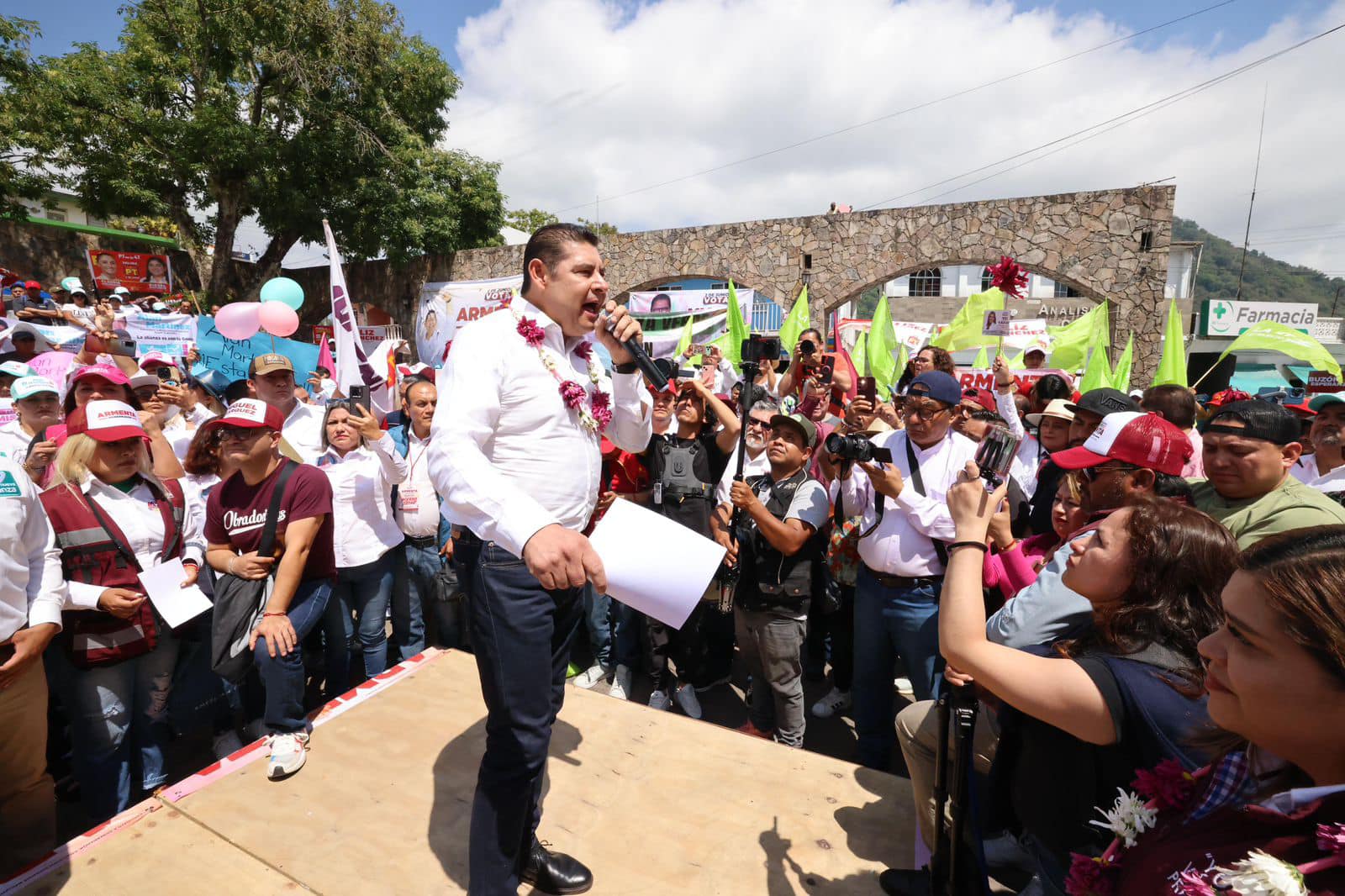 Armenta realiza 6to día de campaña en la Sierra Norte en Juan Galindo