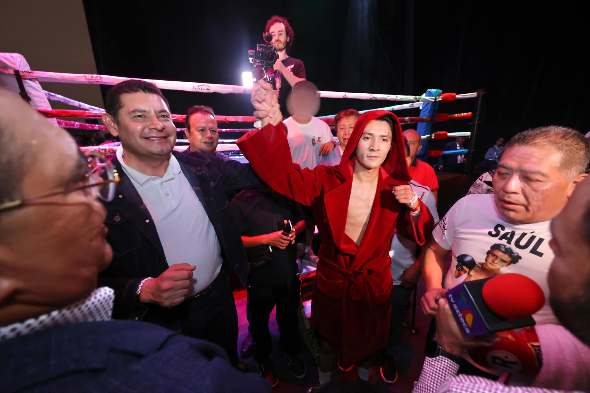 Armenta felicita al boxeador Saúl “El Matador”