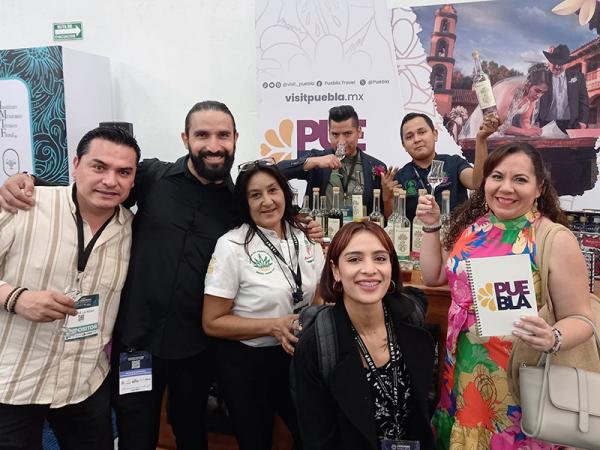 Destacan impulso del gobierno estatal al turismo de romance en Puebla