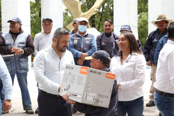 AYUNTAMIENTO DE PUEBLA ENTREGA MATERIAL A PERSONAL DE SERVICIOS PÚBLICOS