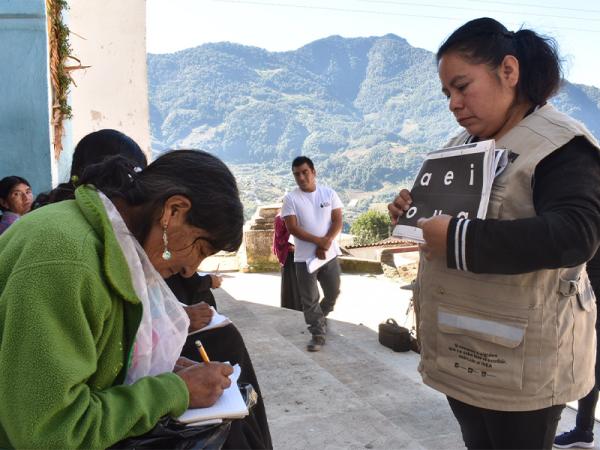 Educación, pilar de desarrollo para pueblos originarios en Puebla: IEEA