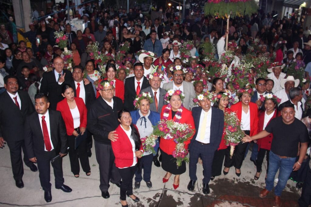 Imelda Gil Osorio tomó protesta como la primera presidenta municipal de Nealtican