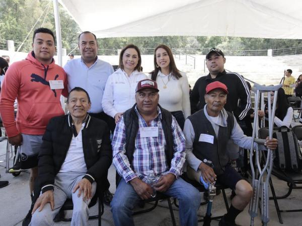 Entrega Gaby Bonilla 66 prótesis a favor de personas con discapacidad