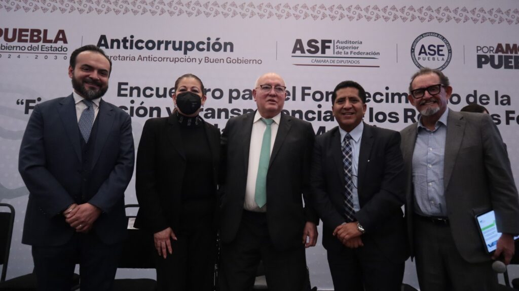 Abrazan presidentes municipales de Puebla la política de asistencia social del SEDIF