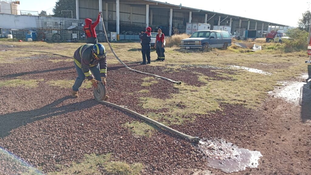 En seguimiento al incendio de Bodega de Chachapa, en Amozoc.