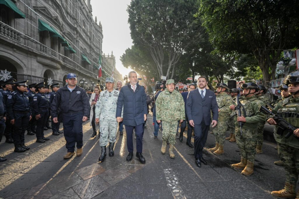 Llevamos a cabo la Ceremonia de Honores a la Bandera.